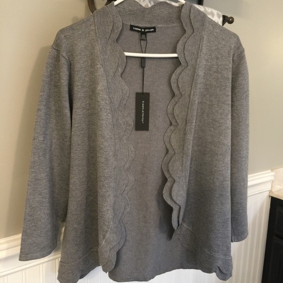 Cable And Gauge Scalloped Edge Cardigan 